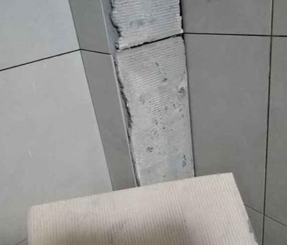 杏花岭瓷砖空鼓维修公司分享下厨房瓷砖脱落的补救措施。